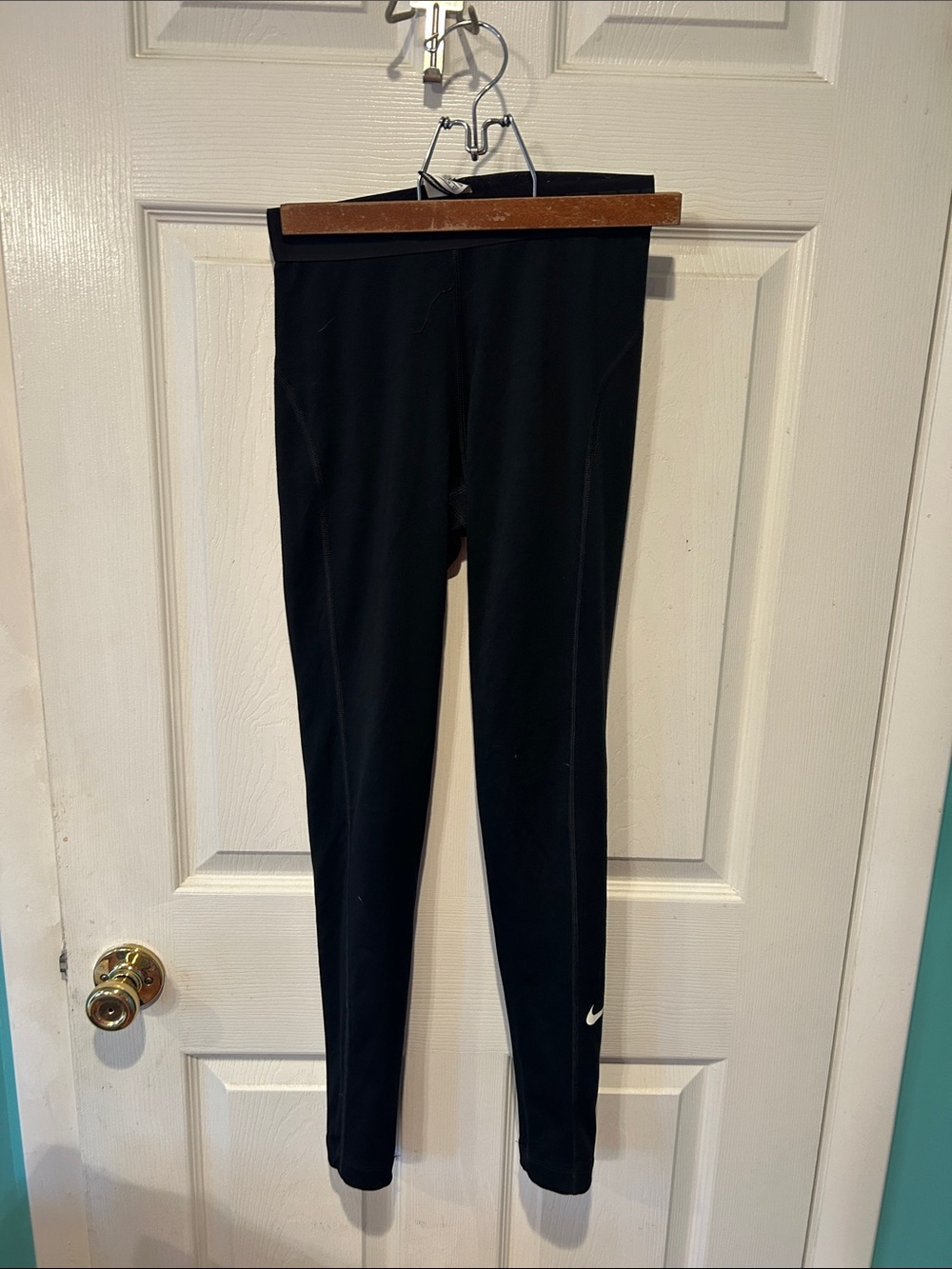 Nike Black Women's Performance Leggings with Small White Swoosh